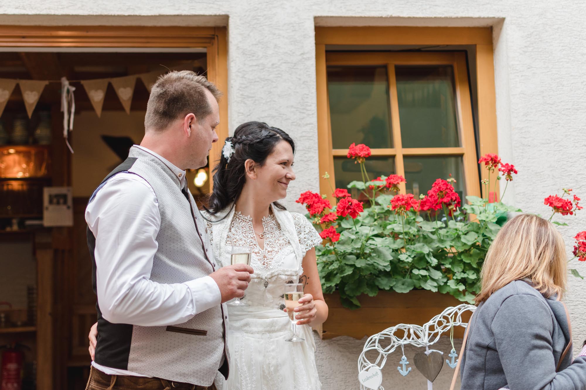Hochzeitsfotos_Hochzeitsreportage in Wien_Brautpaar hält Ansprache